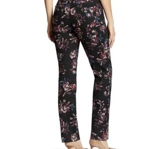 Bandolino Women's  Amy Black Floral Jeans Sz 12